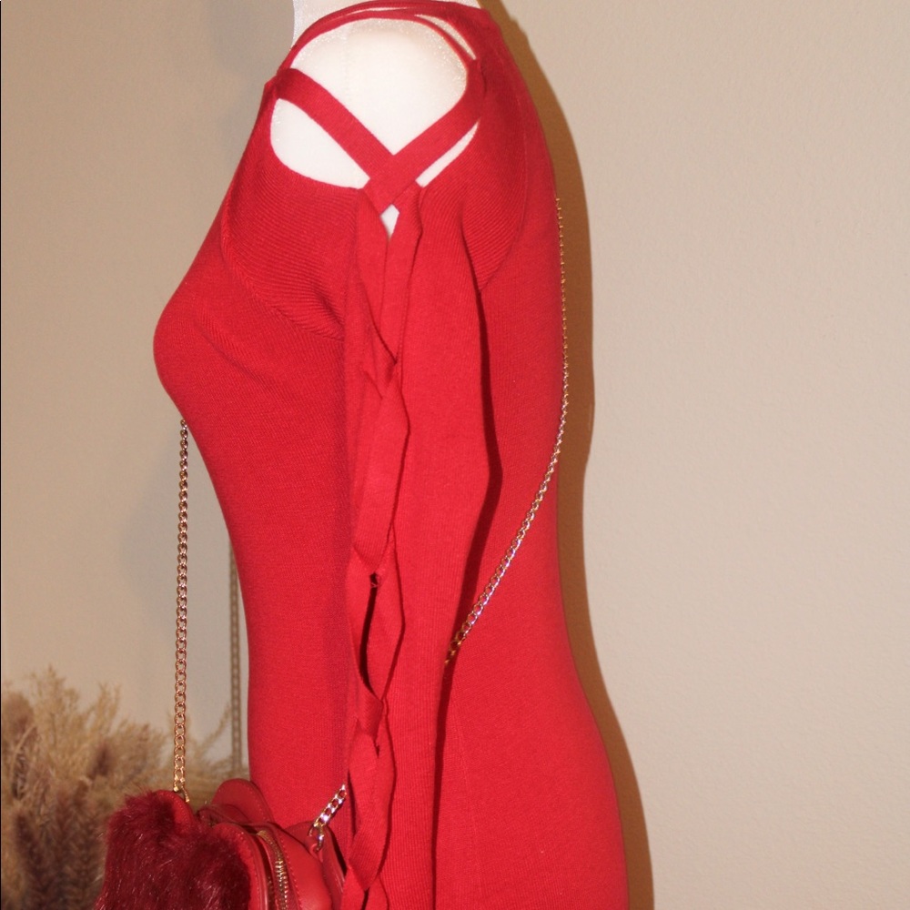 Crisscross Sleeve Red Bodycon Dress - Picture 3 of 4